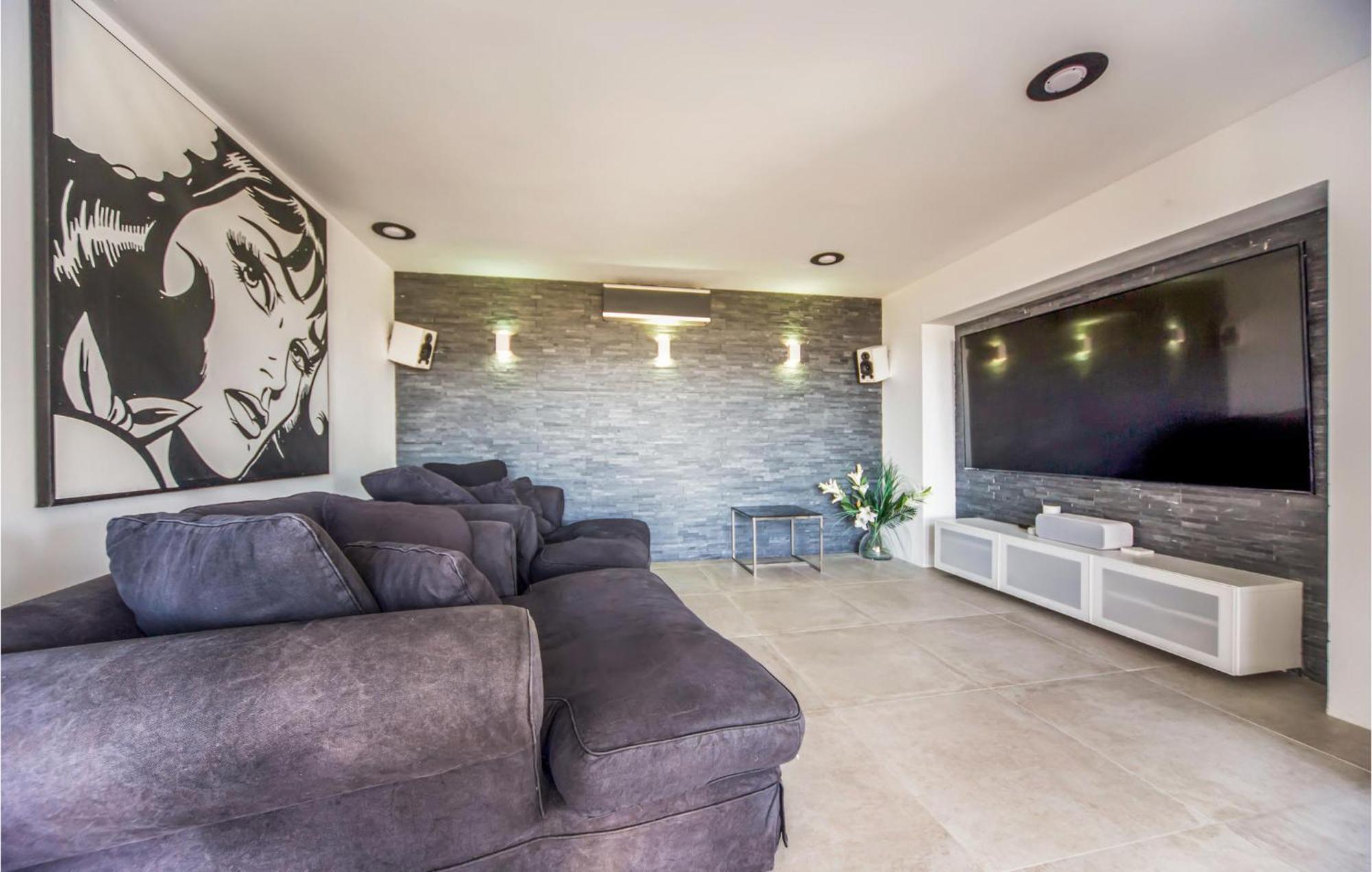 Amazing Home In Ador With Kitchenette Экстерьер фото